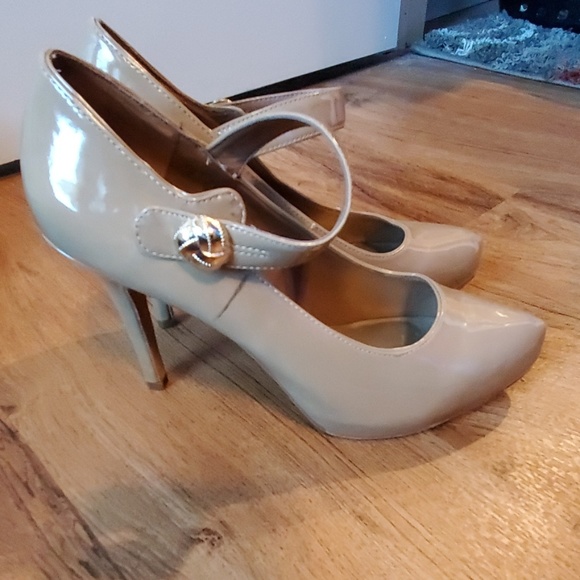 white house black market shoes heels